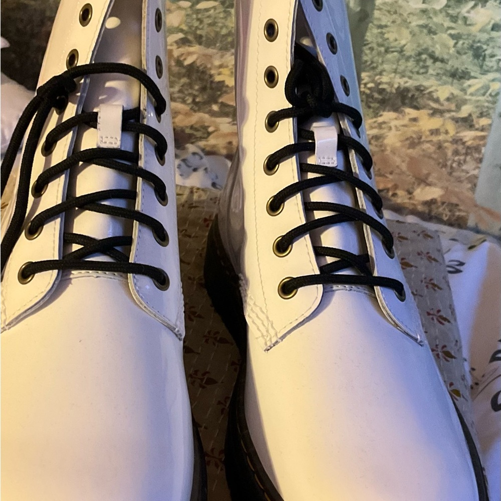 Dr Martens Zavala White Patent Leather Boots US 11 UK9. NEW